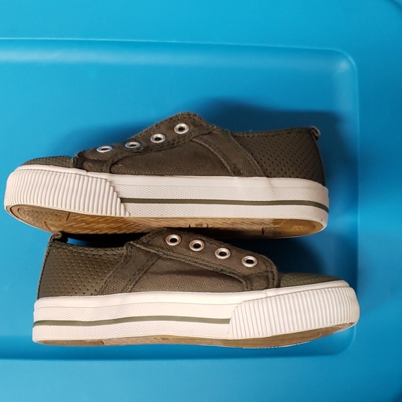 Army Green Shoe - Picture 2 of 5